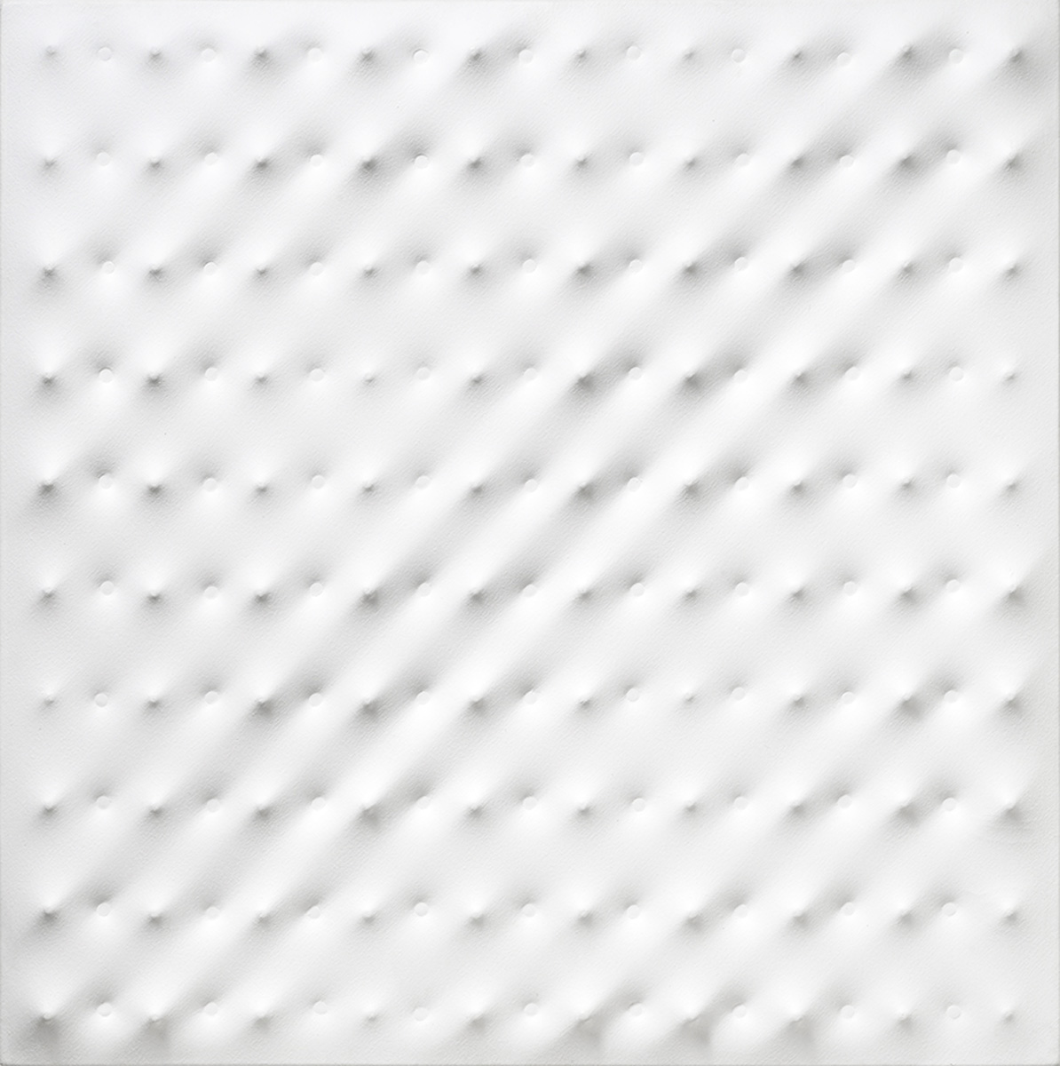 CASTELLANI-Superficie-bianca-2005-tela-estroflessa-60×60-cm-aut.-1